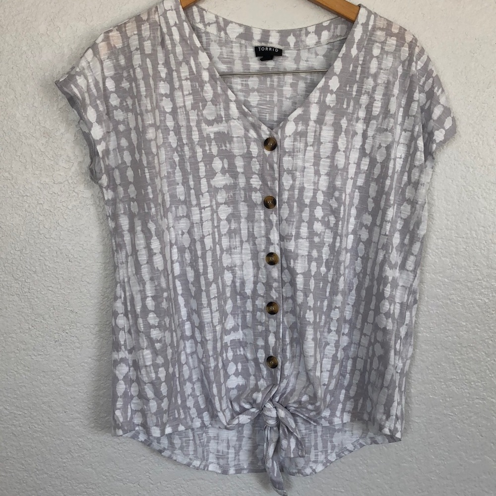 Front tie shirt